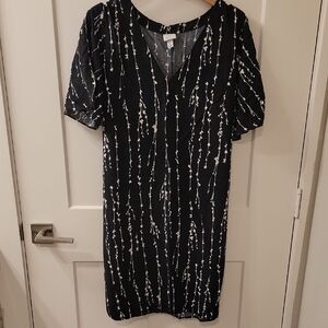 Black and White Women's V-Neck Mini Dress